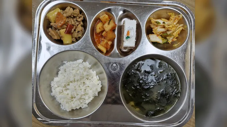 사진으로 보는 한국 학교급식, 특별한 한 끼의 이야기